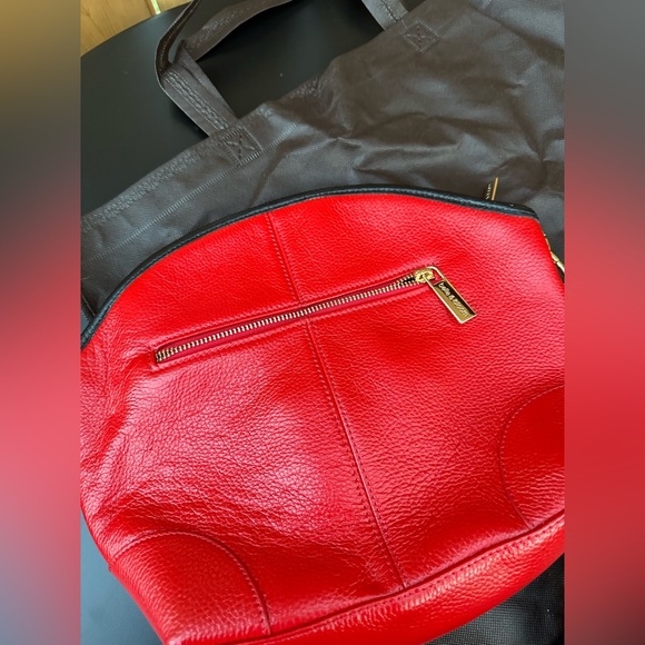 Belle & Bloom Shoulder Bag - Picture 3 of 9